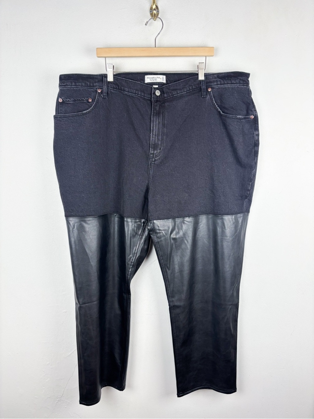 Abercrombie & Fitch The 90s High Rise Straight Leg Black Jeans Sz 37/24